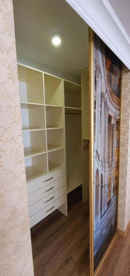 Airport Apartment Singera